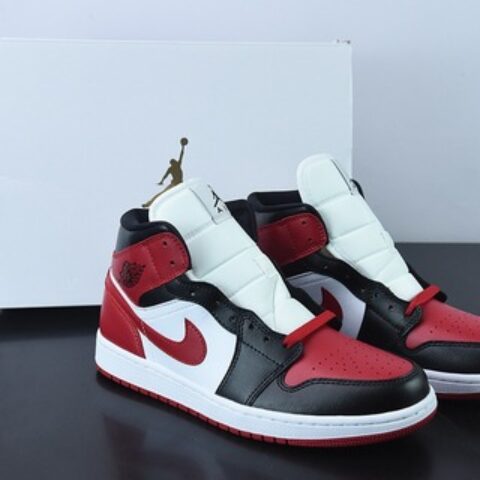 Air Jordan 1 Mid AJ1 黑红脚趾 复古篮球鞋 货号：BQ6472-079