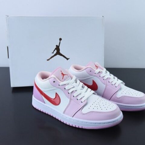 NK  Air Jordan1 Low AJ1乔丹一代低帮白粉红勾女款低帮板鞋 货号：DR0758-170