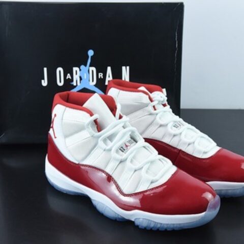 Air Jordan 11 Retro " Cherry " AJ11乔11 白红男士高帮运动鞋  货号：CT8012-116