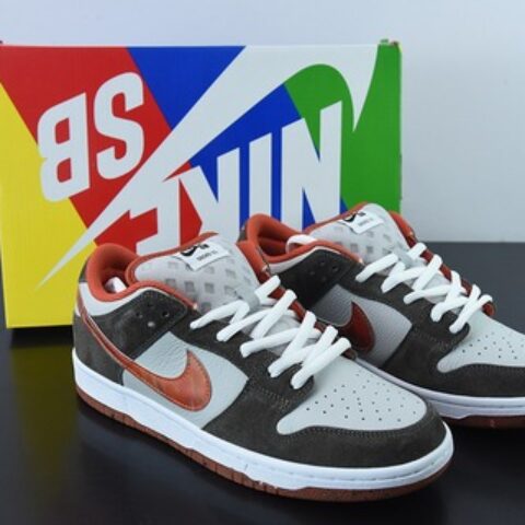 Nike SB Dunk Low Pro “涂鸦墙”复古低帮休闲运动滑板板鞋 货号：DH7782-001