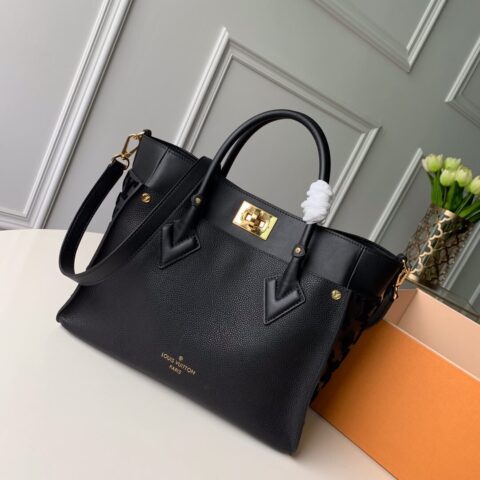 LV M53826 ON MY SIDE MM BAG