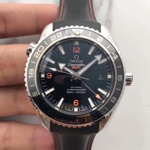 BF精品 海马600米系列自动机械男表搭载性能稳定的原版4针GMT8605机芯