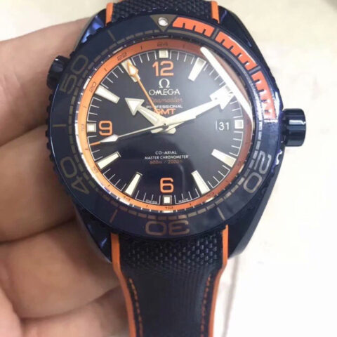 BF精品 海马600米系列自动机械男表搭载性能稳定的原版4针GMT8906机芯
