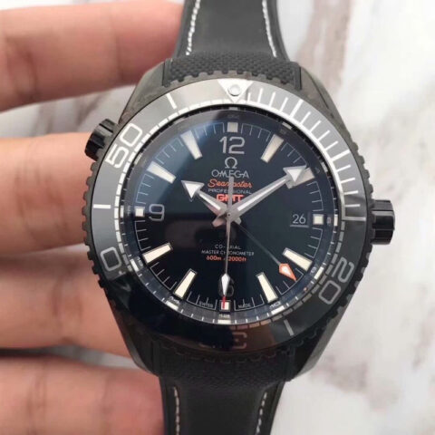 BF精品 海马600米系列自动机械男表搭载性能稳定的原版4针GMT8906机芯