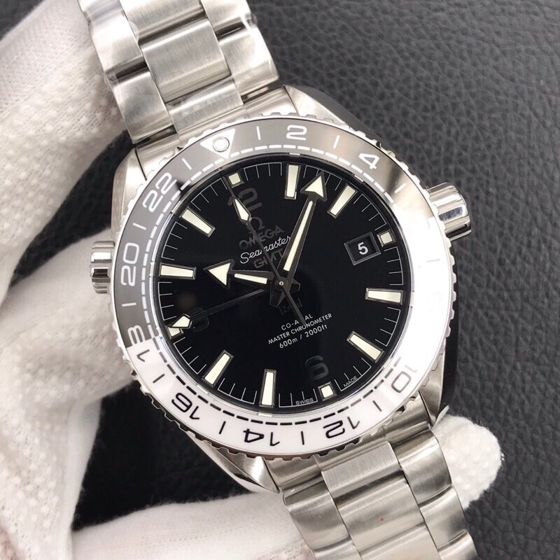 VS新品发售：海马600GMT太极圈43.5mm 一体的黑白陶瓷圈