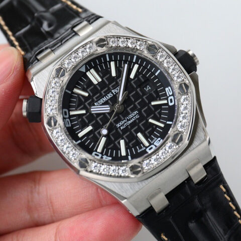 爱彼Audemars Piguet，皇家橡树15710👺采用莫桑钻圈口进口3120机械机芯腕表