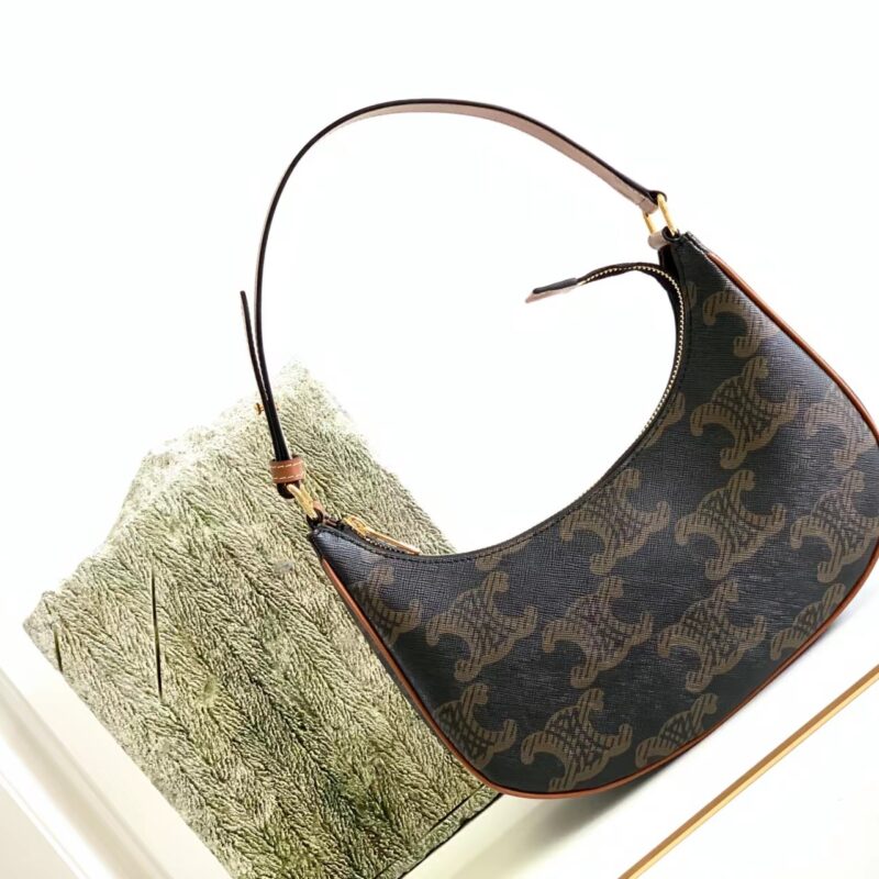 CELINE赛琳新款AVA XL标识印花牛皮革手袋193952