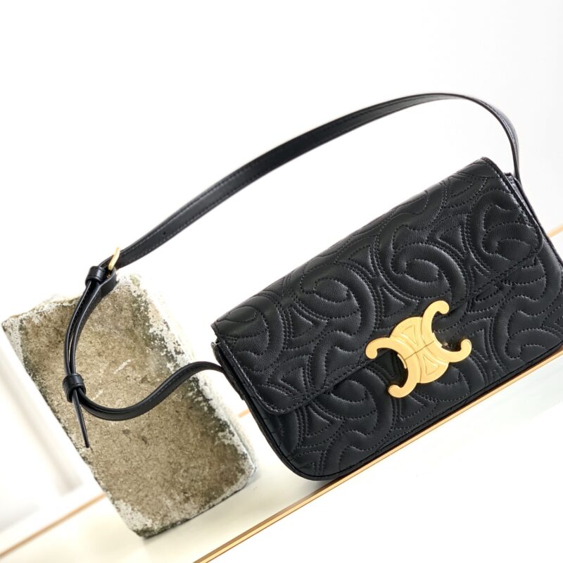 CELINE赛琳最新款绗缝限定凯旋门腋下包194143