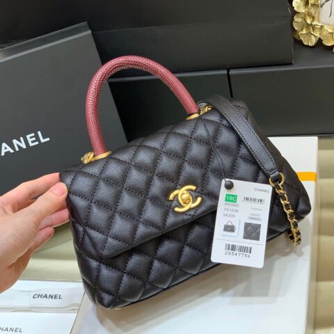 CHANEL 经典款之Coco handle 23CM A92990黑色/酒红手柄/金扣