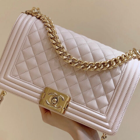 CHANEL 经典款之Leboy 25CM BAG A67086裸粉色鱼子酱牛皮/金扣