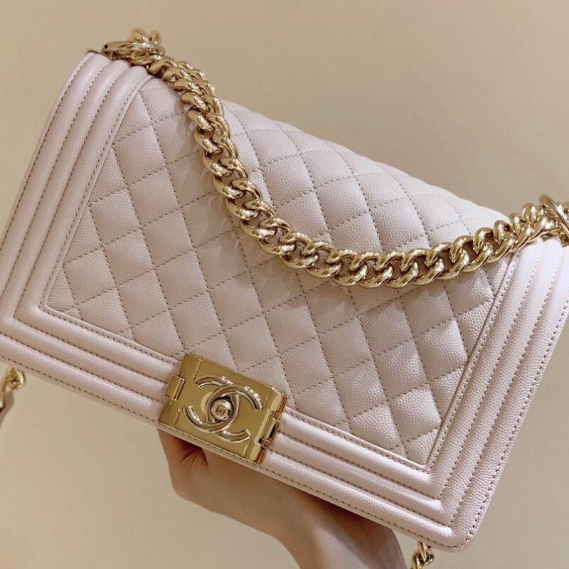 CHANEL 经典款之Leboy 25CM BAG A67086裸粉色鱼子酱牛皮/金扣