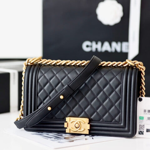 CHANEL 经典款之Leboy 25CM BAG A67086黑色/金扣/胎牛皮
