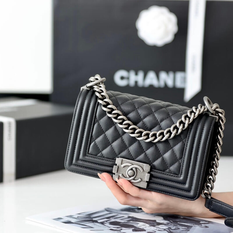 CHANEL 经典款之Leboy 20CM BAG A67085黑色鱼子酱牛皮/银扣