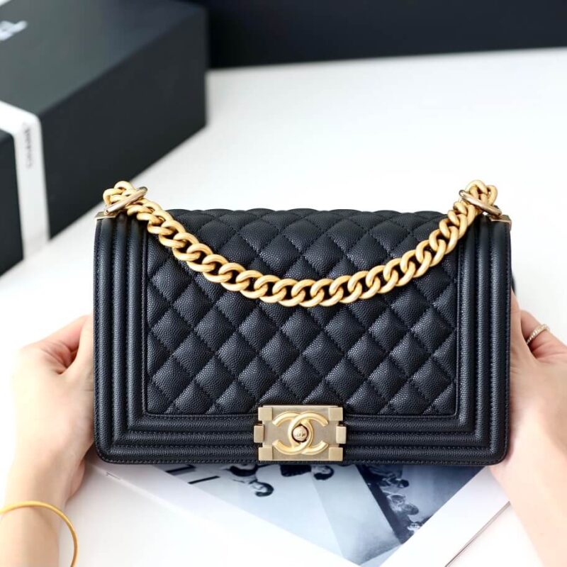 CHANEL 经典款之Leboy 25CM BAG A67086黑色鱼子酱牛皮/金扣