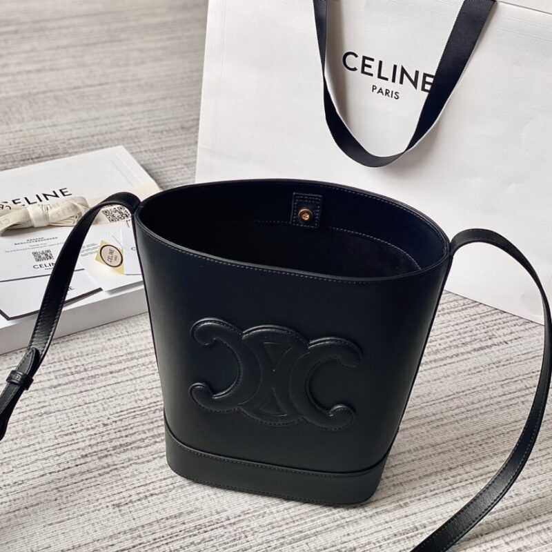 CELINE赛琳凯旋门立体大logo CUIR TRIOMPHE水桶包198243