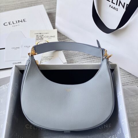 CELINE赛琳半月形全新AVA STRAP手袋193953