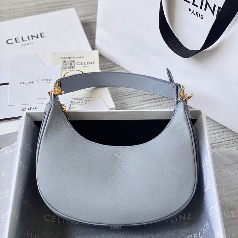 CELINE赛琳半月形全新AVA STRAP手袋193953
