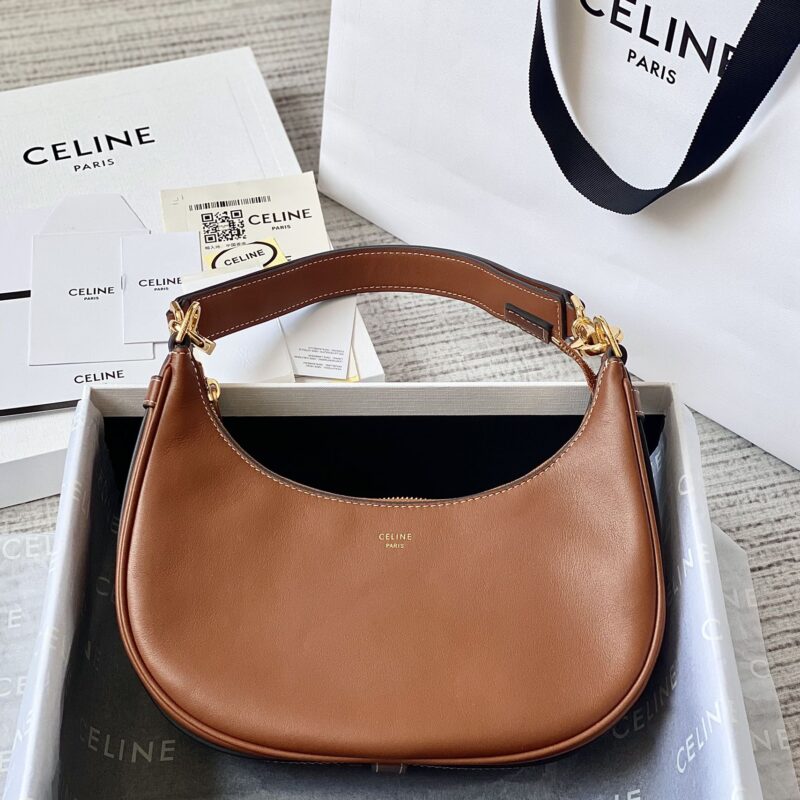 CELINE赛琳半月形全新AVA STRAP手袋193953