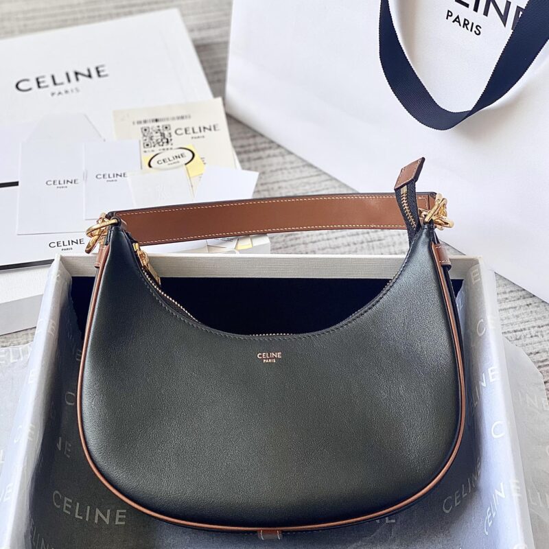 CELINE赛琳半月形全新AVA STRAP手袋193953