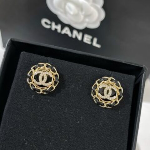 新款☑️CHANEL香奈儿双c黑皮绳耳钉