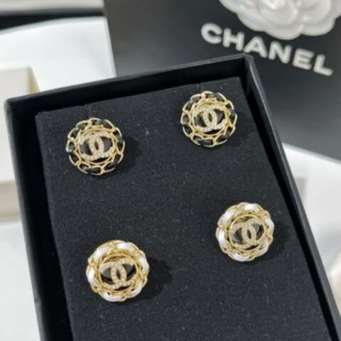 新款☑️CHANEL香奈儿双c黑皮绳耳钉