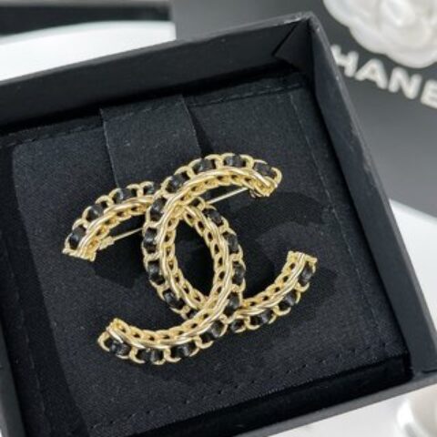 新款☑️CHANEL香奈儿双c黑皮绳胸针