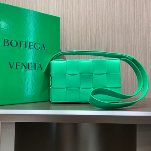 Bottega Veneta CASSETTE 23CM 编织皮革方盒斜挎包 578004鹦鹉绿
