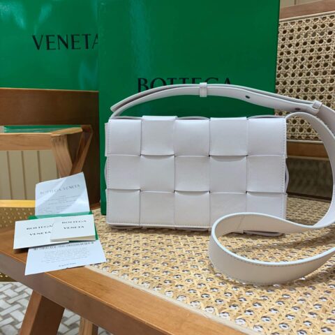 Bottega Veneta CASSETTE 23CM 编织皮革方盒斜挎包 578004白色