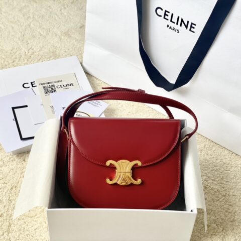 CELINE赛琳2022新品经典凯旋门扣马鞍包110413