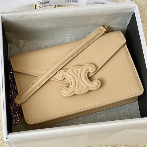 CELINE赛琳2022新品woc 浮雕信封包100773