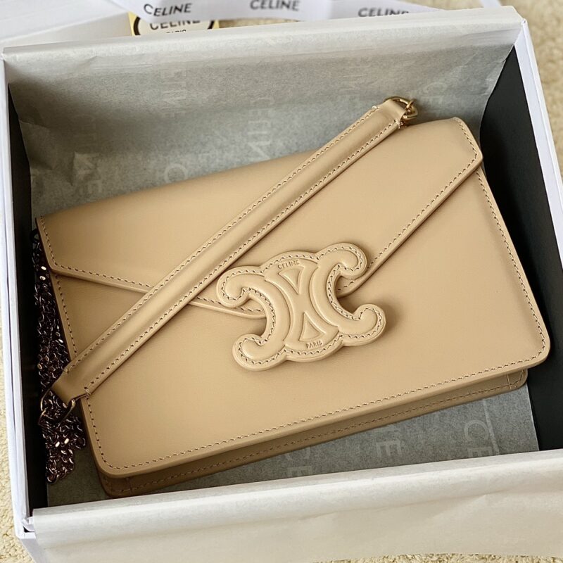 CELINE赛琳2022新品woc 浮雕信封包100773