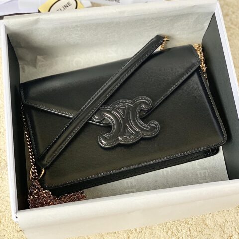 CELINE赛琳2022新品woc 浮雕信封包100773