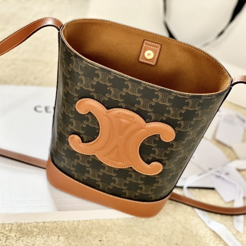 CELINE赛琳CUIR TRIOMPHE小号标志印花牛皮水桶包198243