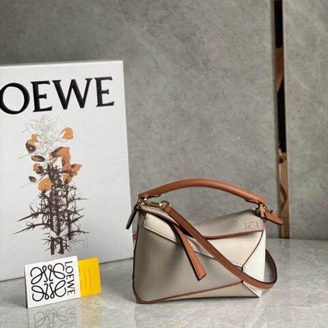 LOEWE Puzzle 18CM Mini bag 几何包 0680白月光