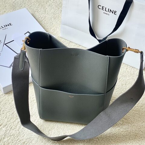 CELINE赛琳Sangle Seau 荔枝纹牛皮水桶包176593