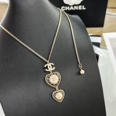 新款☑️CHANEL香奈儿双c桃心黑白钻项链