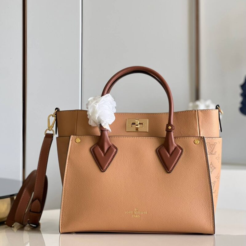 LV M20633 ON MY SIDE MM BAG