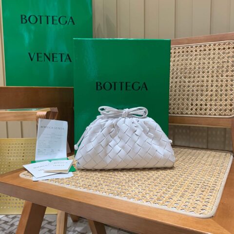 Bottega Veneta THE MINI POUCH 22CM 编织云朵包 585852白色