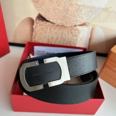 Ferragamo菲拉格慕   双面皮带采用柔软细腻的头层牛皮材质男士3.5cm腰带