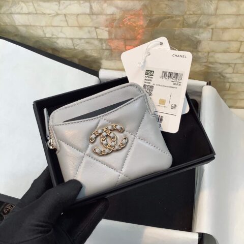 CHANEL 22新款19系列羊皮零钱包卡包 AP2086灰色