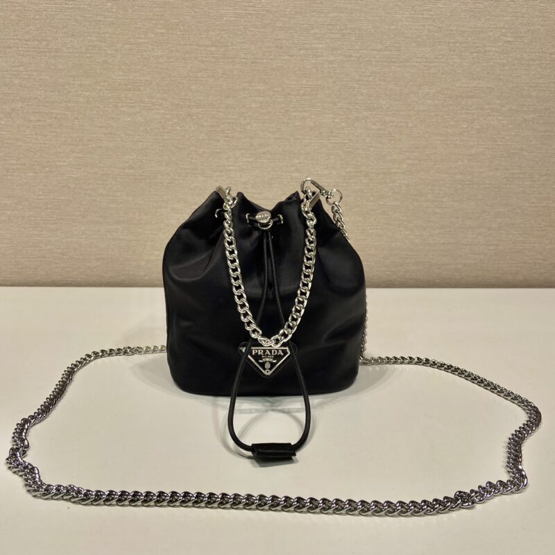 PRADA普拉达进口尼龙材质mini水桶包1BH612