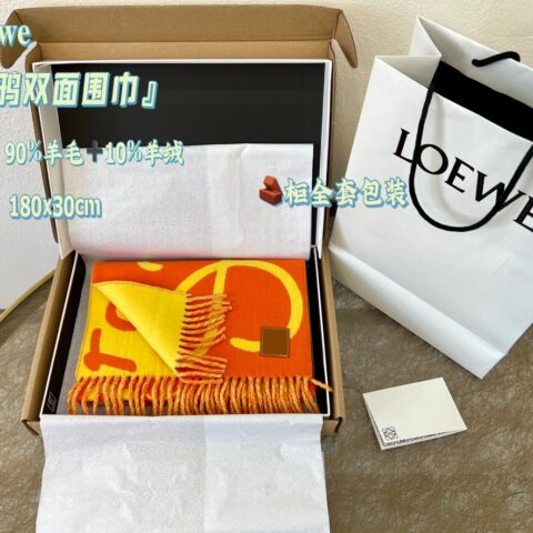 LOEWE罗意威男女通用涂鸦双面围巾