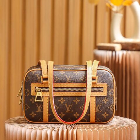 LV M46321 CITÉ 中古包