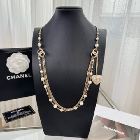 新款☑️CHANEL香奈儿双c桃心黑白钻毛衣链项链