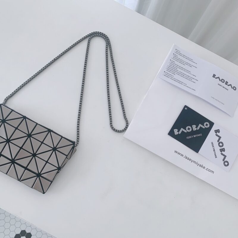 三宅一生｜BAOBAO 胶囊铂金限量系列链条翻盖包BB23-AG173