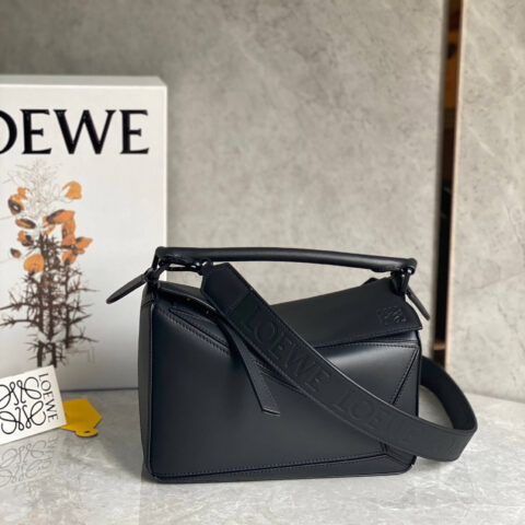 LOEWE Puzzle 24CM bag 牛皮小号几何包 0189黑色/黑扣