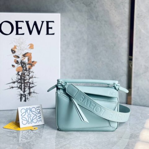 LOEWE罗意威 Mini Puzzle 18CM bag 几何包 0338水蓝/蓝扣