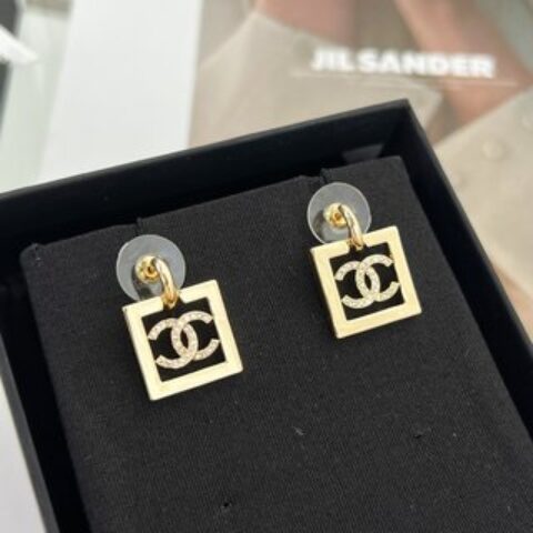 新款☑️CHANEL香奈儿双c 方形耳钉耳环