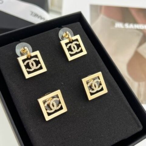 新款☑️CHANEL香奈儿双c 方形耳钉耳环