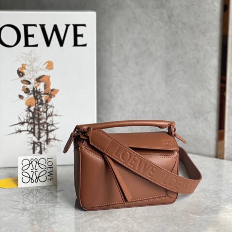 LOEWE罗意威 Mini Puzzle 18CM bag 几何包 0338棕色/棕扣